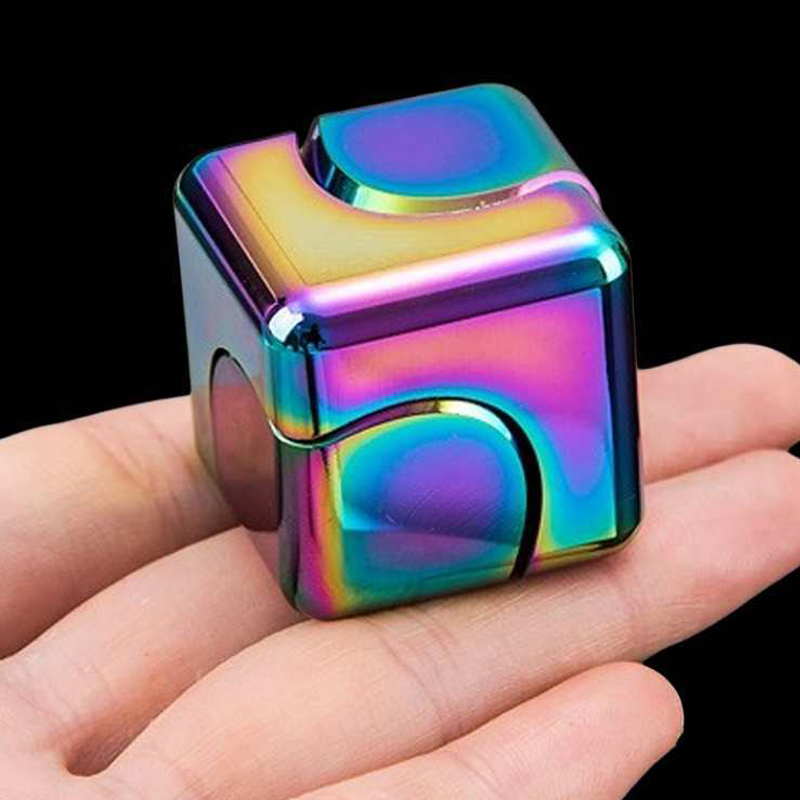 スクエアインフィニティフィジェットスピナーキューブメタル感覚 - Cool Office Tech Gadgets のレビューと価格